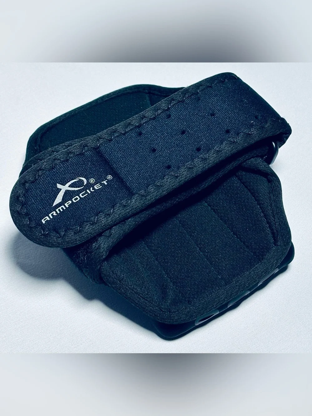 Armpocket Device & Personal Item Holder Armband Zip Close Black Excellent